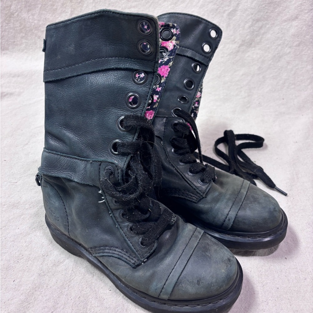 Dr. Martens TRIUMPH Black Floral Lined Combat Boots